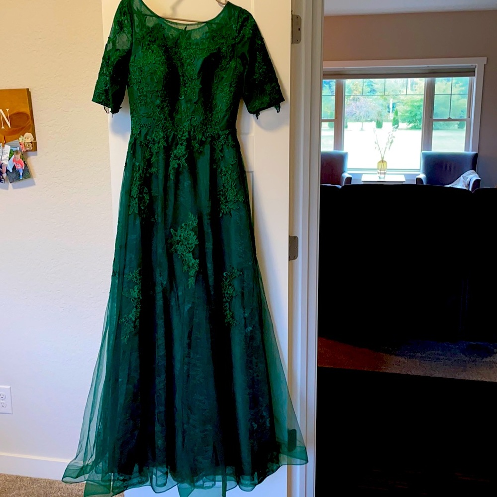 Gorgeous never work dark green dress! Size 6